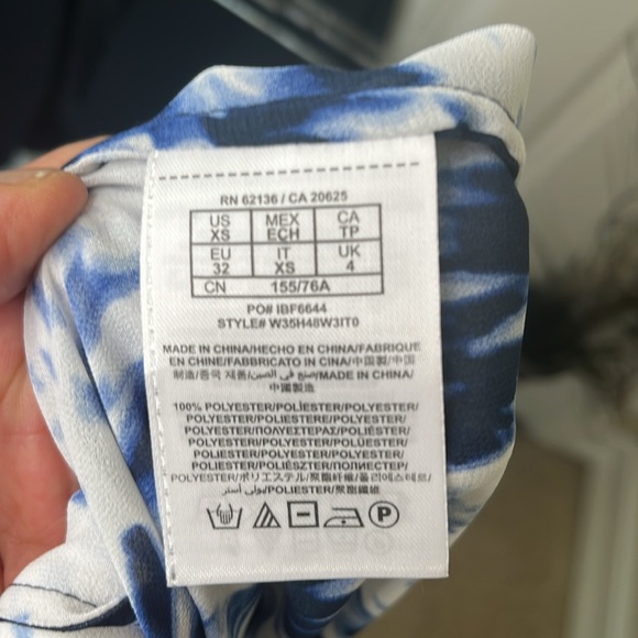 Guess longsleeve Lightweight semi sheer chiffon. - Picture 7 of 8